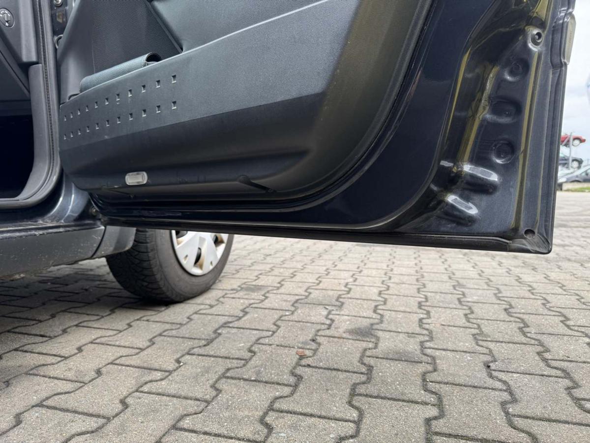 Renault Megane 2 original T&uuml;r vorn rechts TEB66 Graphitschwarz Rohbau Bj.2006